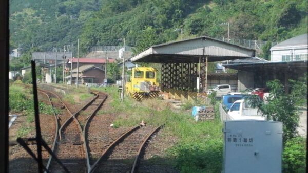 立間駅　無人駅　木造駅舎　JR予讃線