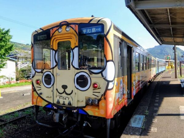 立間駅　無人駅　木造駅舎　JR予讃線