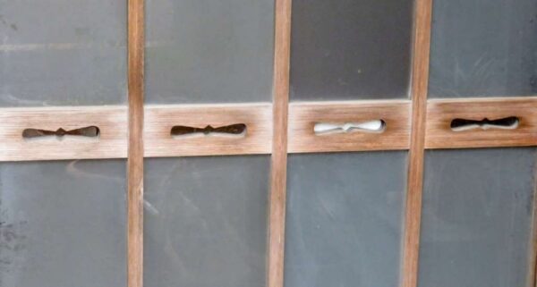 "糸魚川市本町　雁木造の古歓楽街