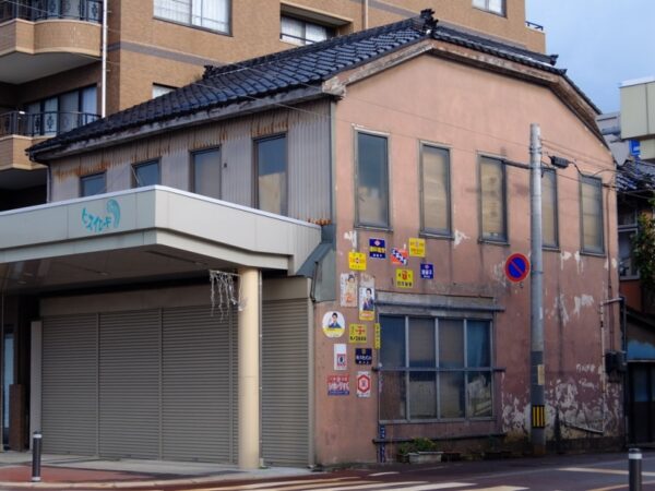 ヒスイロード　糸魚川駅前銀座商店街
