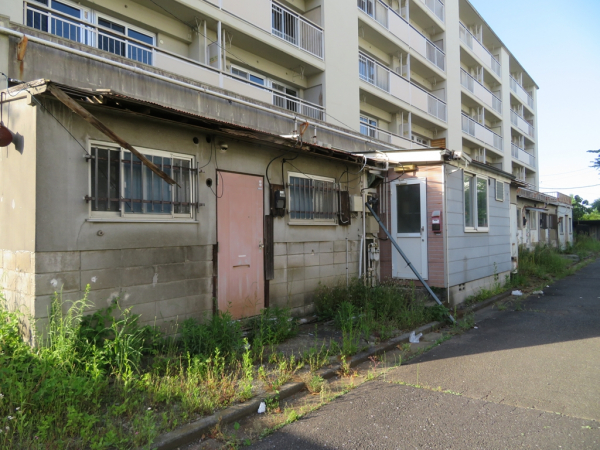 残された団地と商店街