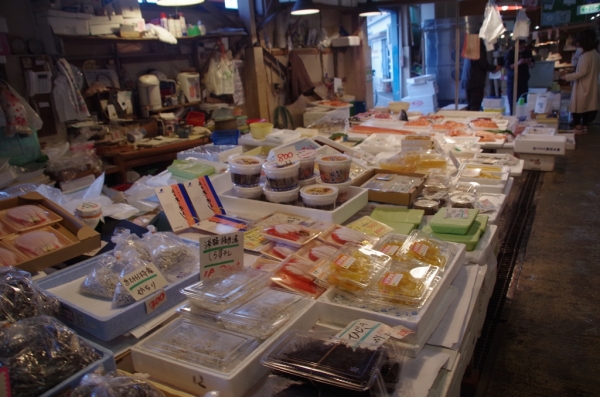 下之一色魚市場の朝市