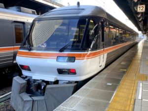 名古屋駅でワイドビュー南紀に出会う。