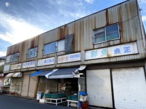 現状、解体を免れた正色市場系列のたてもの