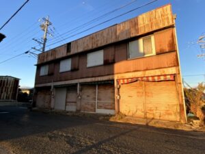 下之一色魚市場に近い古い商店