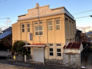大正時代に建てられた新元湯。