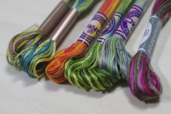 DMCとコスモのミックス刺繍糸