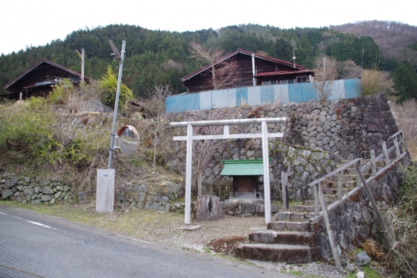 渡良瀬社宅付近の路傍祠