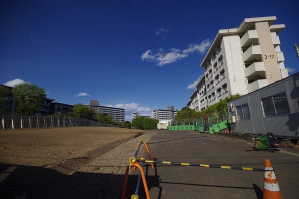 解体された館ヶ丘団地3-11号棟の跡