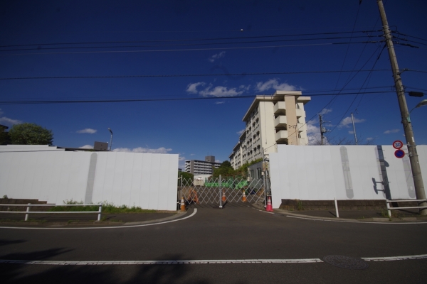 解体された館ヶ丘団地3-11号棟の跡