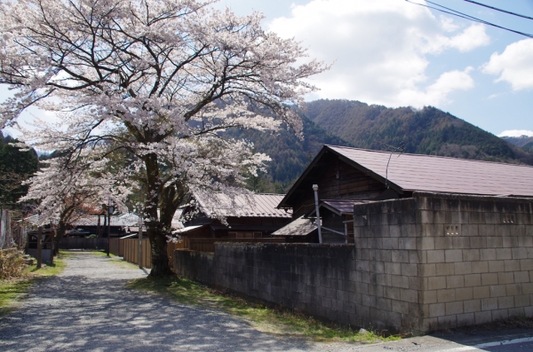 足尾駅前