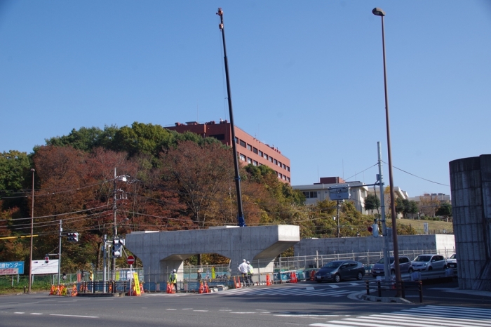 八王子南バイパス延伸工事 医療センター入口交差点 橋脚工事
