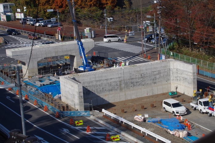 八王子南バイパス延伸工事 医療センター入口交差点 橋脚工事