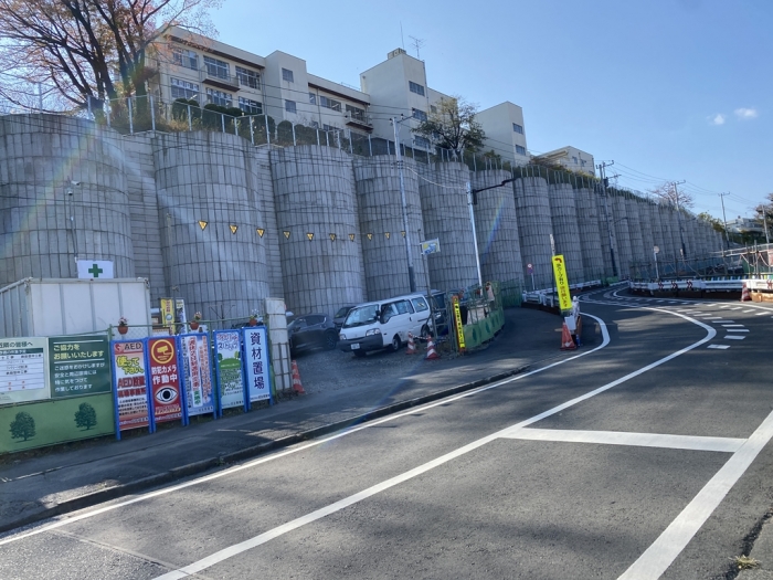 八王子南バイパス延伸工事 医療センター入口交差点 橋脚工事