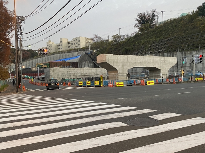 八王子南バイパス延伸工事 医療センター入口交差点 橋脚工事