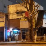 西八王子駅ホーロー（琺瑯）の行先標～バラック呑み屋（解体）