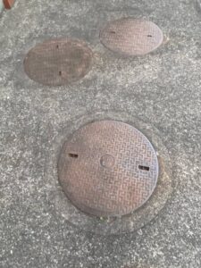 館ヶ丘団地や医療センター周辺のマンホール