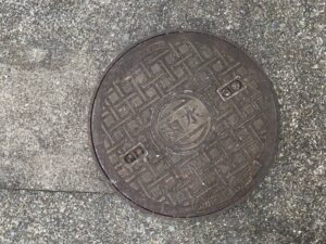 館ヶ丘団地や医療センター周辺のマンホール