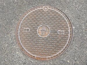 館ヶ丘団地や医療センター周辺のマンホール