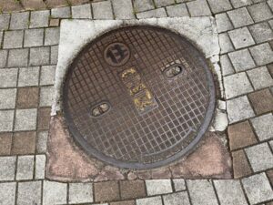 館ヶ丘団地や医療センター周辺のマンホール