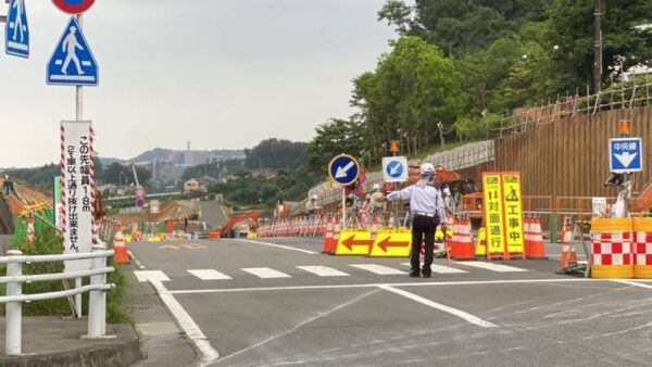 医療センター前の八王子南バイパス工事現場