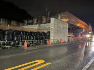 八王子南バイパスの館高架橋あたり。R2国道20号八王子BP館高架橋上部その6工事。