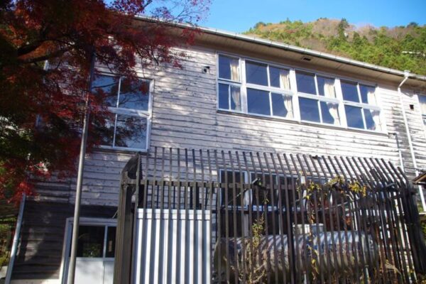 日原小学校跡