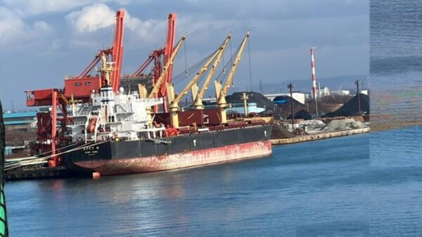 苫小牧西港　太平洋フェリーきたかみ