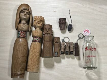 網走ニポポめぐり（網走のお土産とアイヌこけし＆民芸グッズ集め）