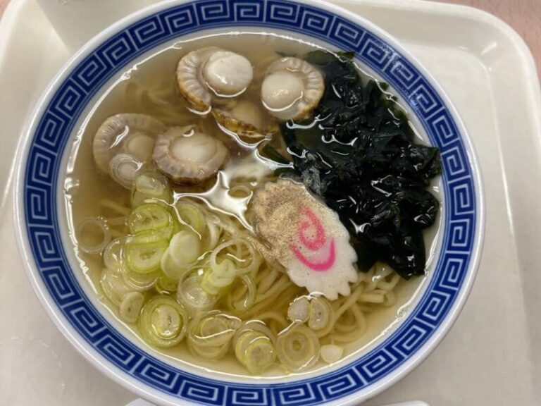 観光物産館アスパムのほたてラーメン　タイムサービス750円→500円　ラウンジ・センチュリー