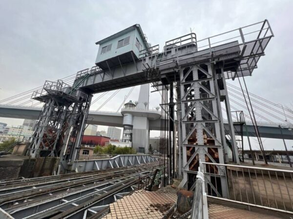 機械遺産　青函連絡船　青森桟橋　可動橋